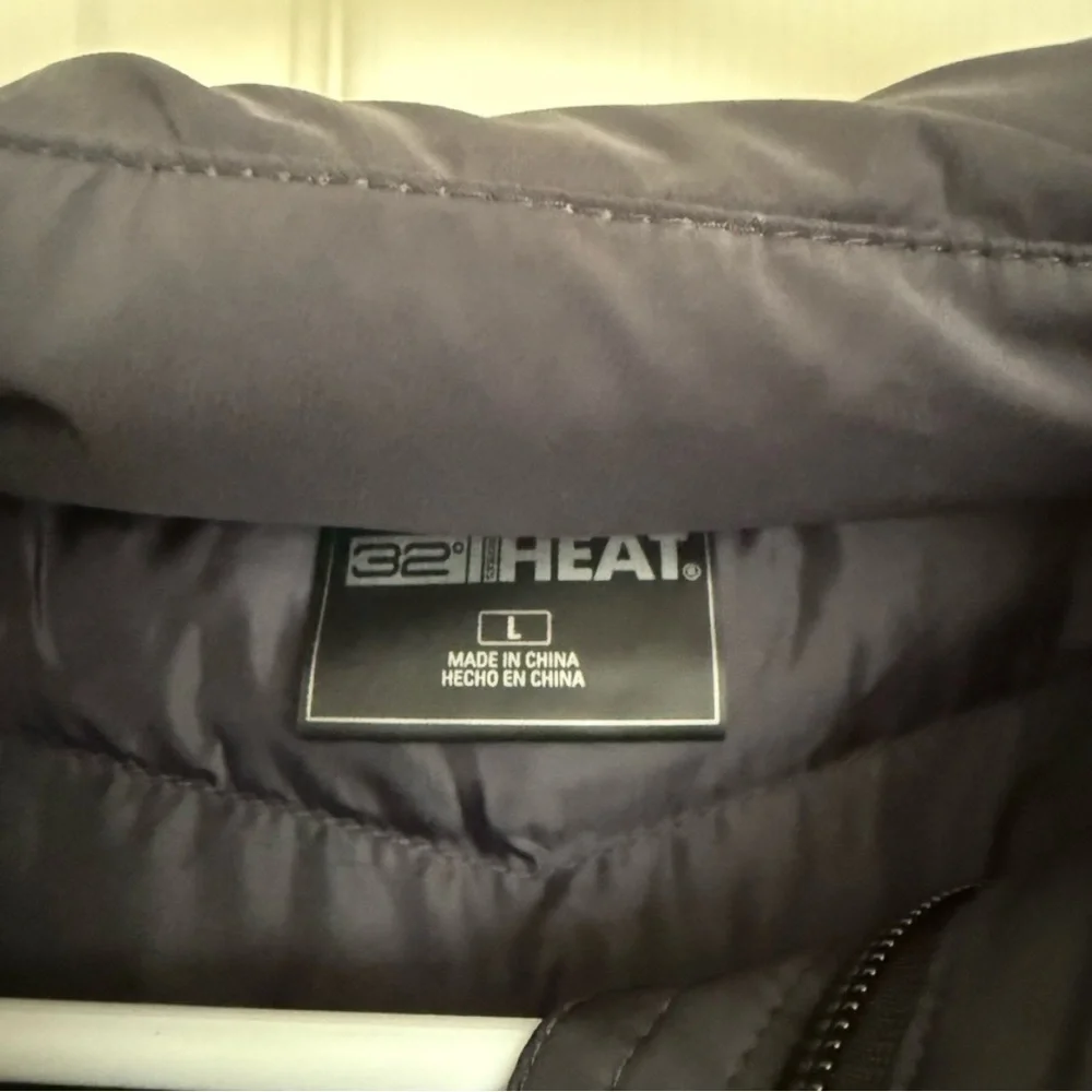 *30off3*‎ 
NWOT. 32 Degrees Women's Charcoal Puffer Coat/Jacket - Picture 4 of 4